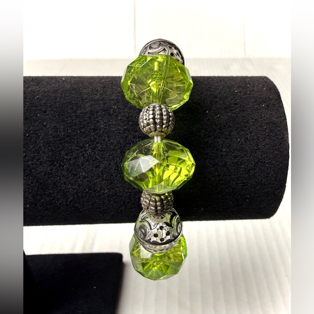 Lime Green Charm Bracelet Glass Beads Textured Metal‎ Spacers